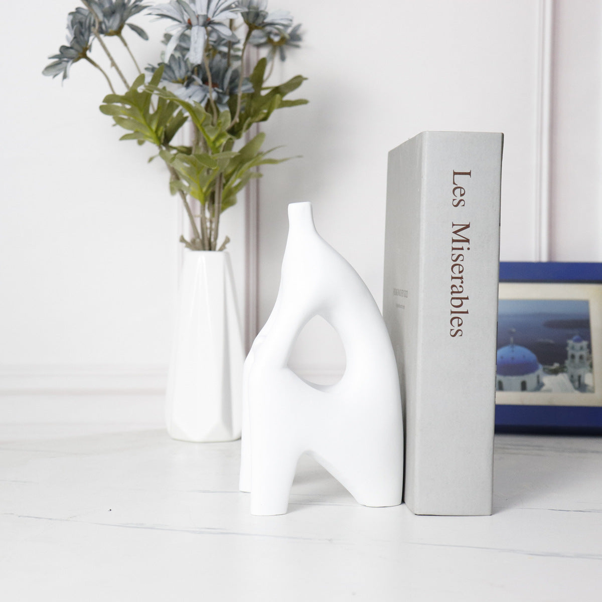 Minimalistic Headless Resin Sculpture – Art Figurine